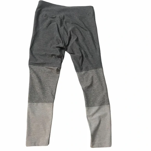 Outdoor Voices gray color block 7/8 leggings - Picture 4 of 6